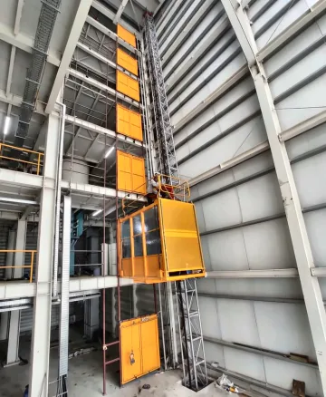 SEKLIFT industrial elevator for permanent personnel and freight access